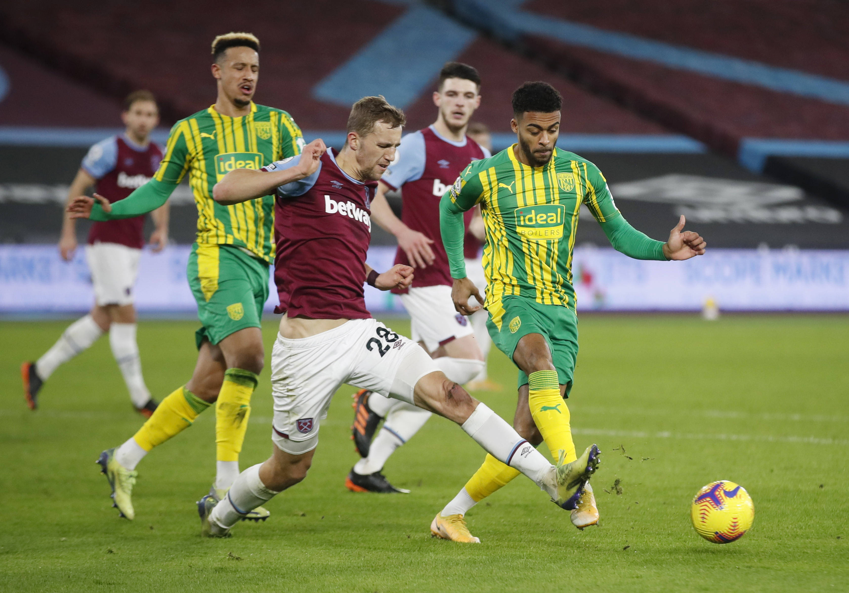 斯的防线中 斯的防线中